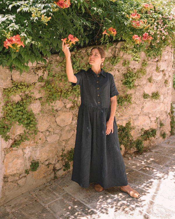Vernaza - Linen Dress in Navy