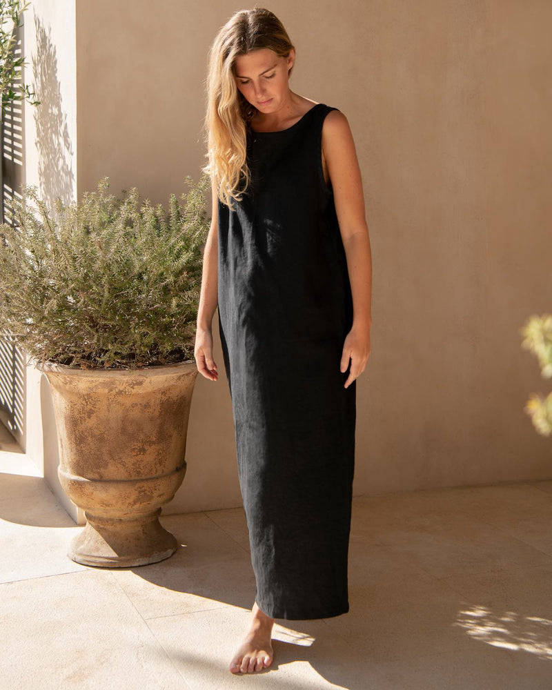 Carmen - Linen Dress in Black